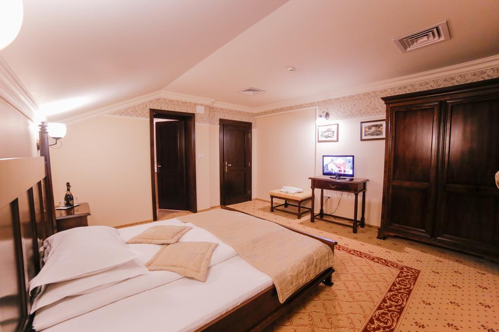Pension Noblesse Băile Herculane Exterior foto