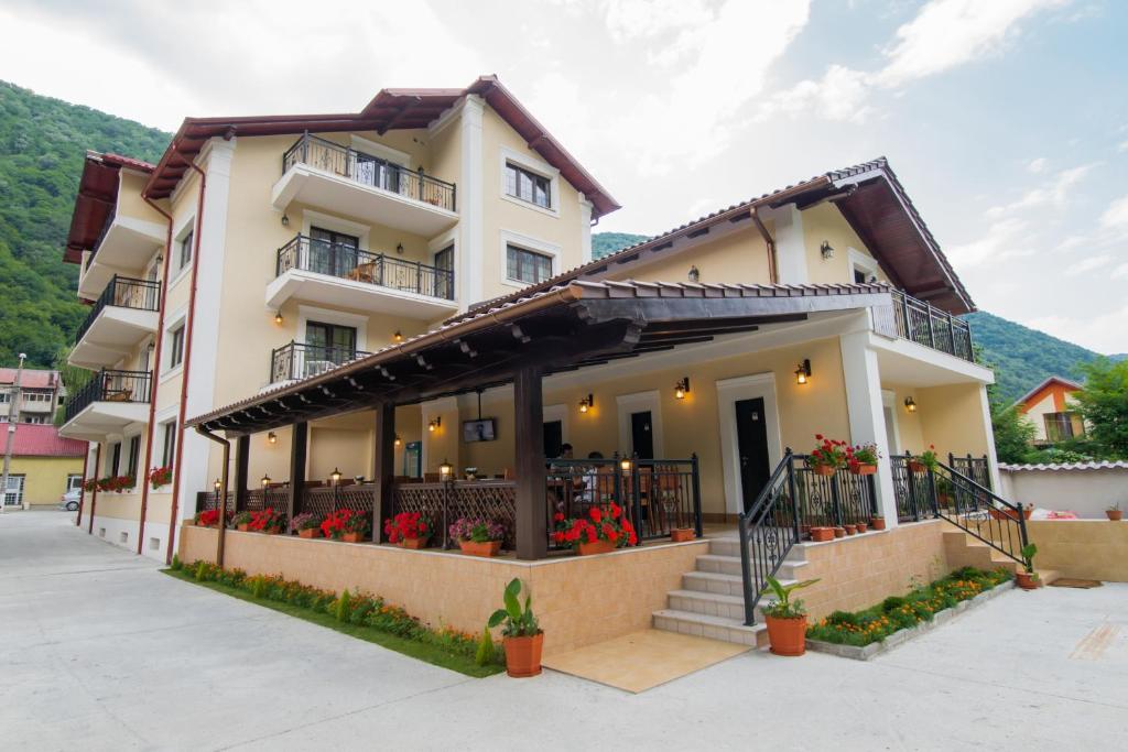 Pension Noblesse Băile Herculane Exterior foto