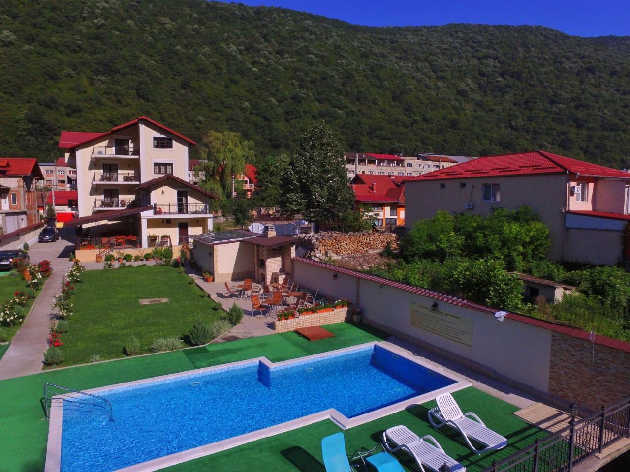 Pension Noblesse Băile Herculane Exterior foto
